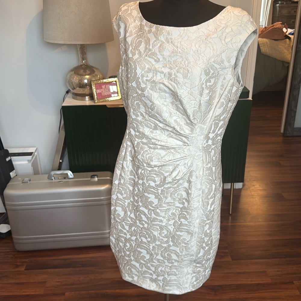 Ralph Lauren Silver Matelasse Brocade Vintage Cocktail Dress- Size: 14  (C01)